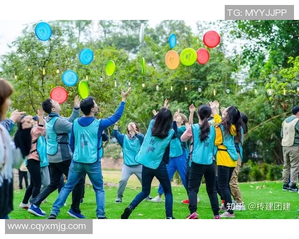 飞盘热潮席卷西安飞盘队灵活性变革引发广泛关注与讨论 飞盘热潮席卷西安飞盘队灵活性变革引发广泛关注与讨论